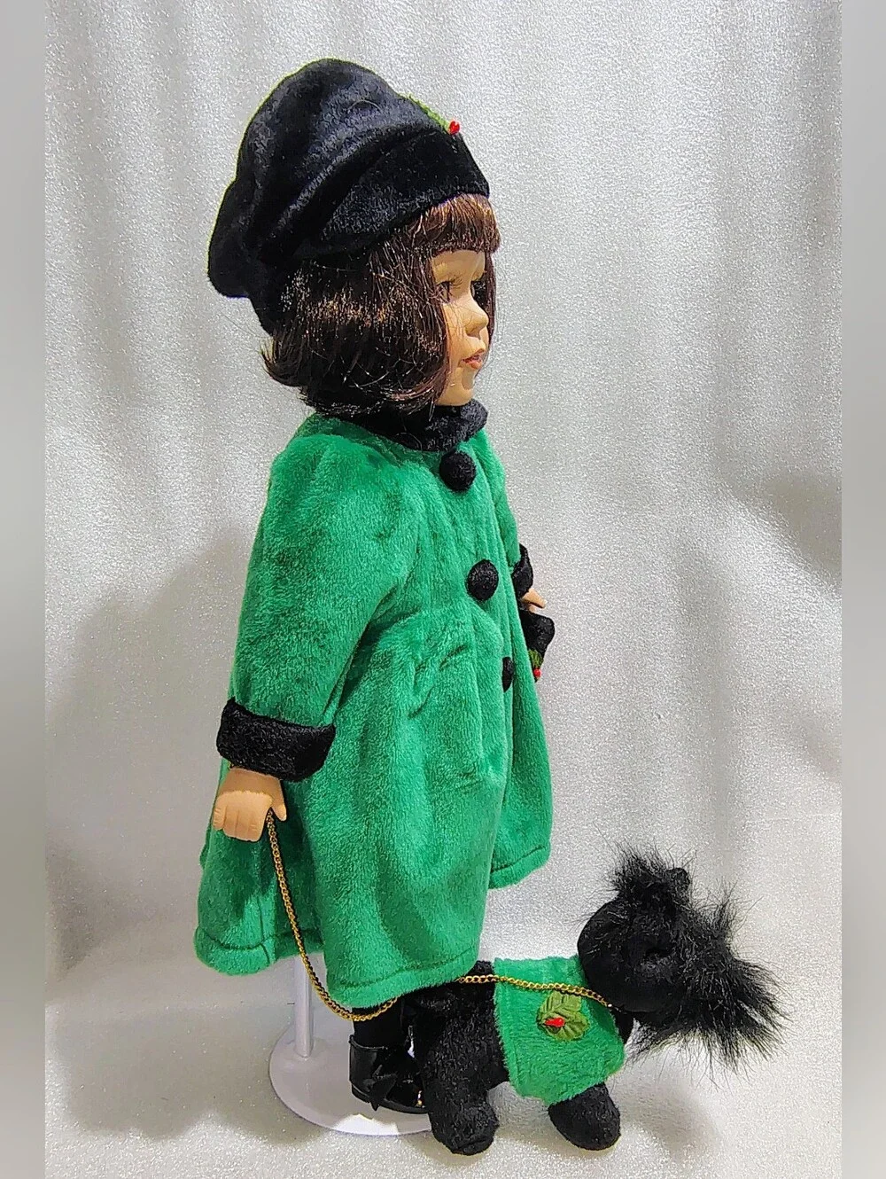 VNTG Avon Adrienne Holiday Radiance 15” Latina Porcelain Doll Scottie Dog